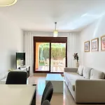 アパート Beautiful 2-bedroom Frontline エステポナ