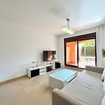 Beautiful 2-bedroom Frontline * エステポナ