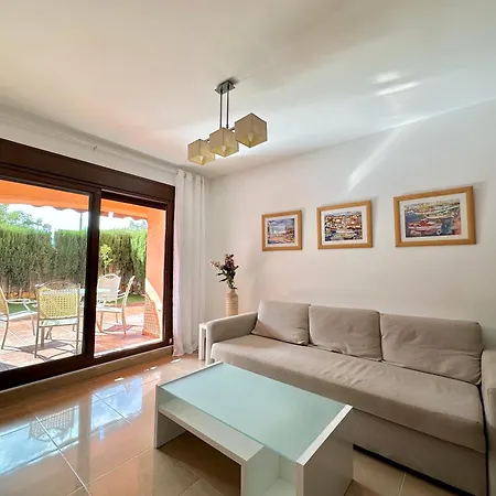 Beautiful 2-bedroom Frontline Lejlighed